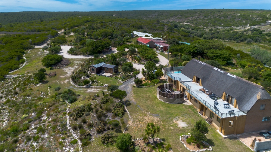 6 Bedroom Property for Sale in Stilbaai Oos Western Cape